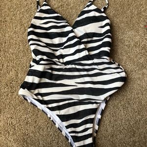 Vix Paula Hermanny swimsuit.